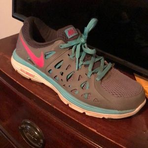 Nike Womans Dual Fusion 2
